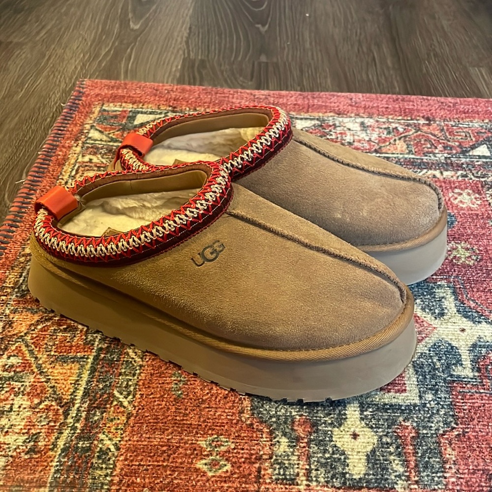 Ugg Taz Slipper